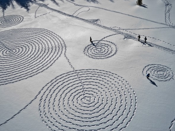Land Art: Snow Circles by Sonja Hinrichsen