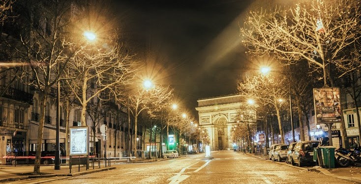 Desert in Paris by Genaro Bardy | MUNDO FLANEUR