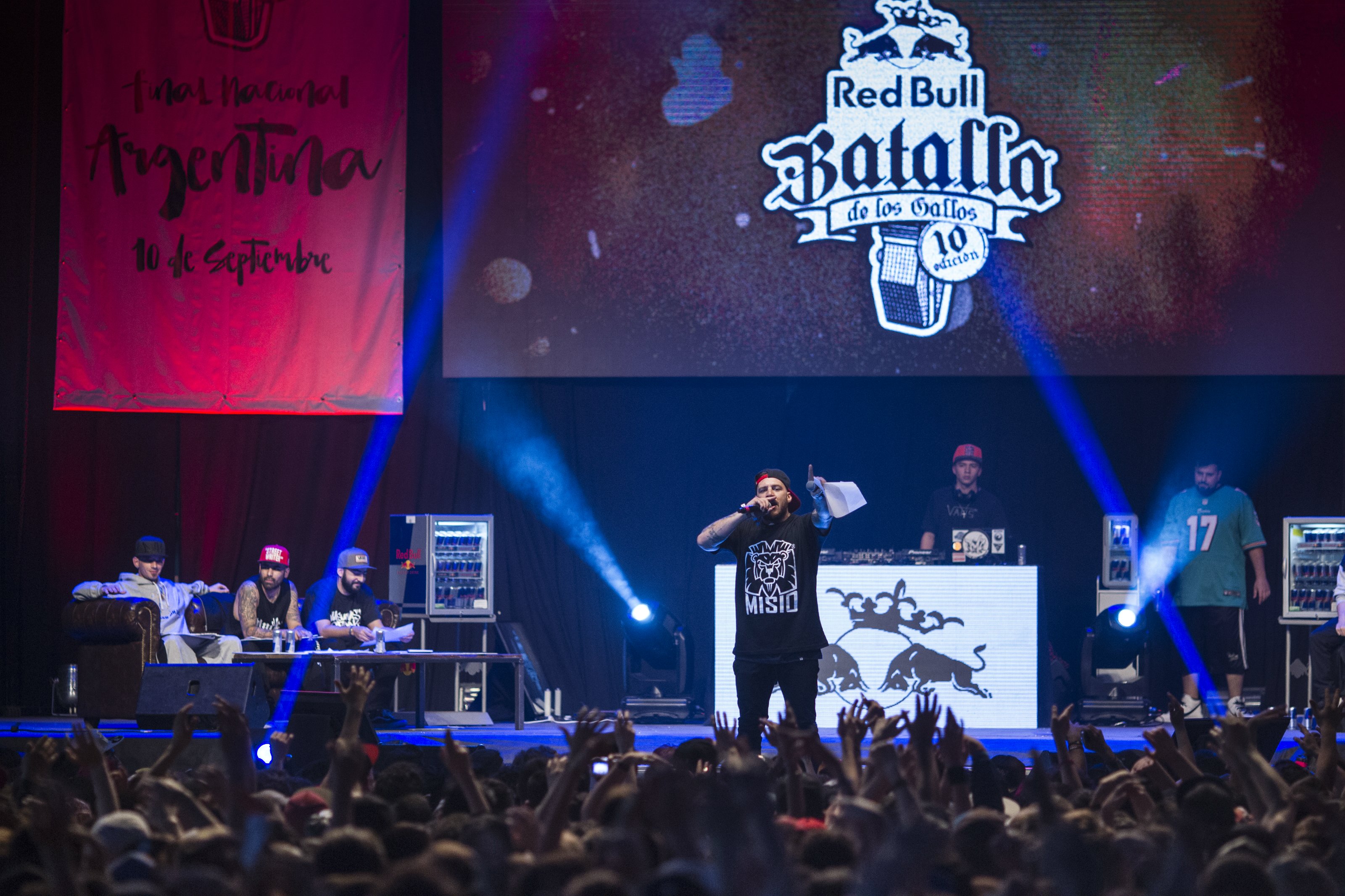 Entrevista al Misio, host de la Red Bull Batalla de los Gallos