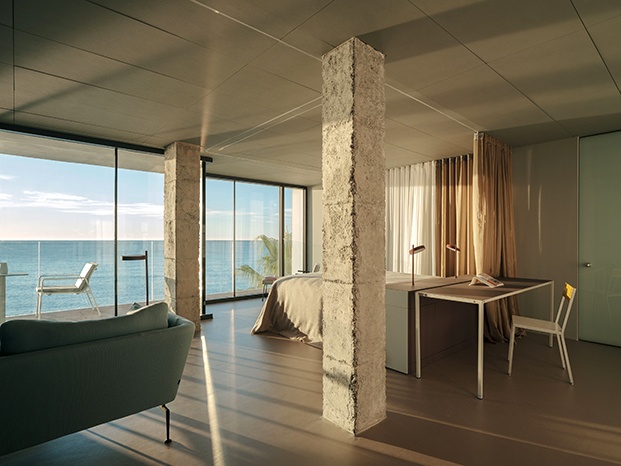 Una habitación mirando al mar, en Benalmádena